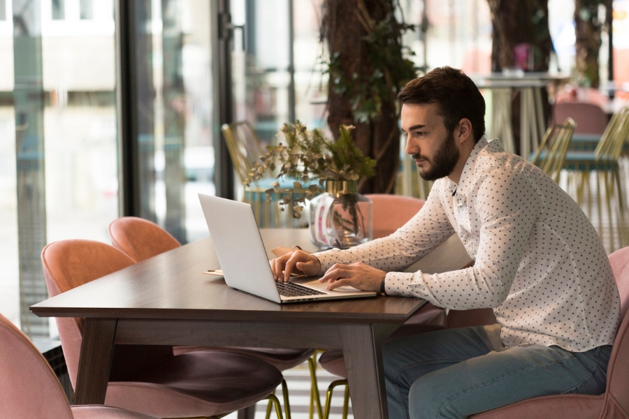 What Does a Remote Marketing Specialist Actually Do